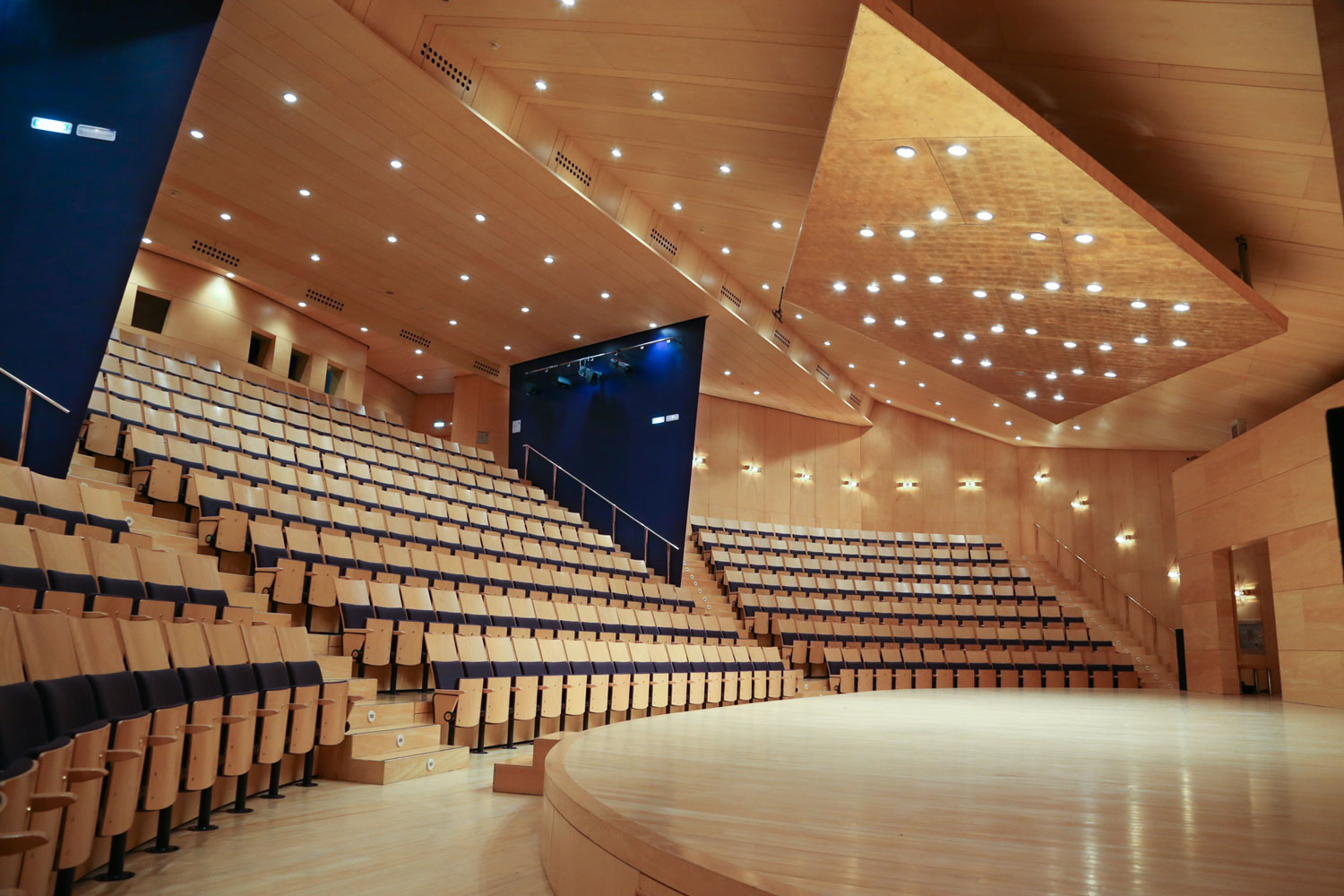 sala luisgalve auditoriozgz 02